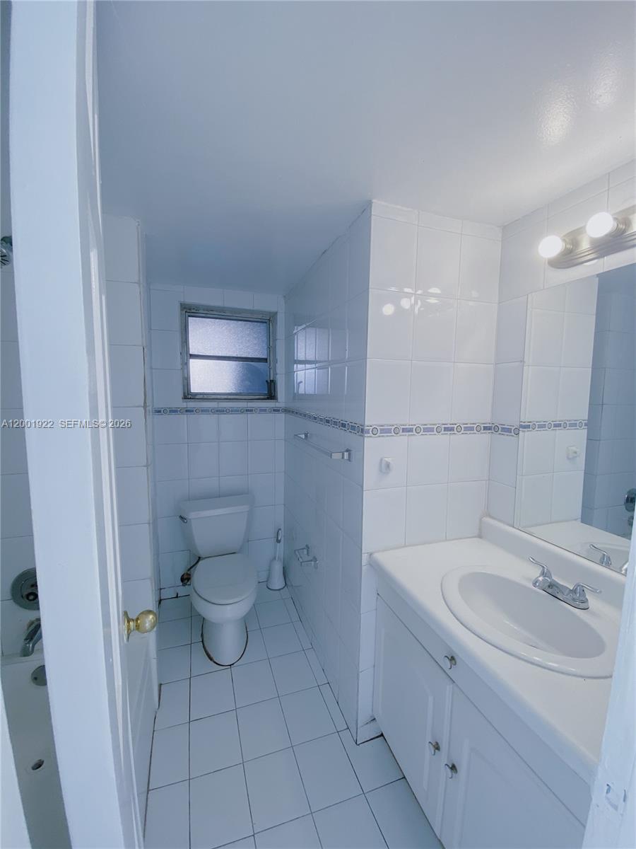 870 NW 87th Avenue