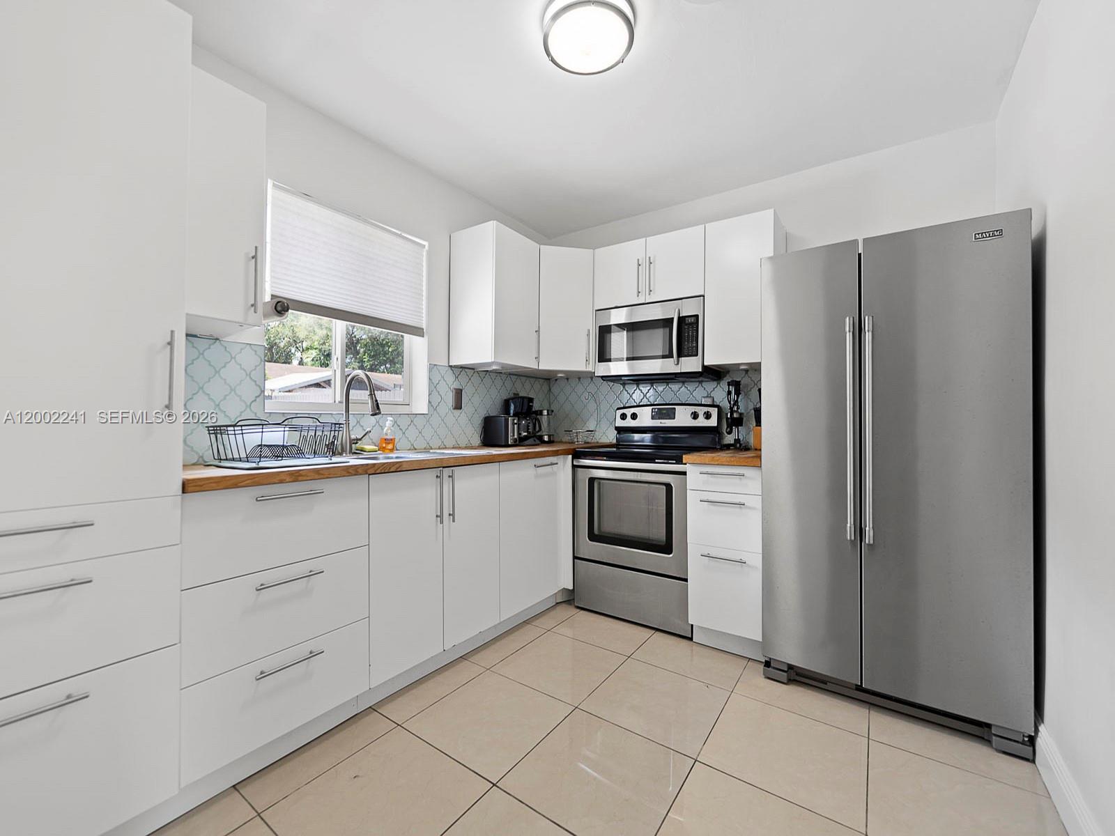 560 NE 161st Street