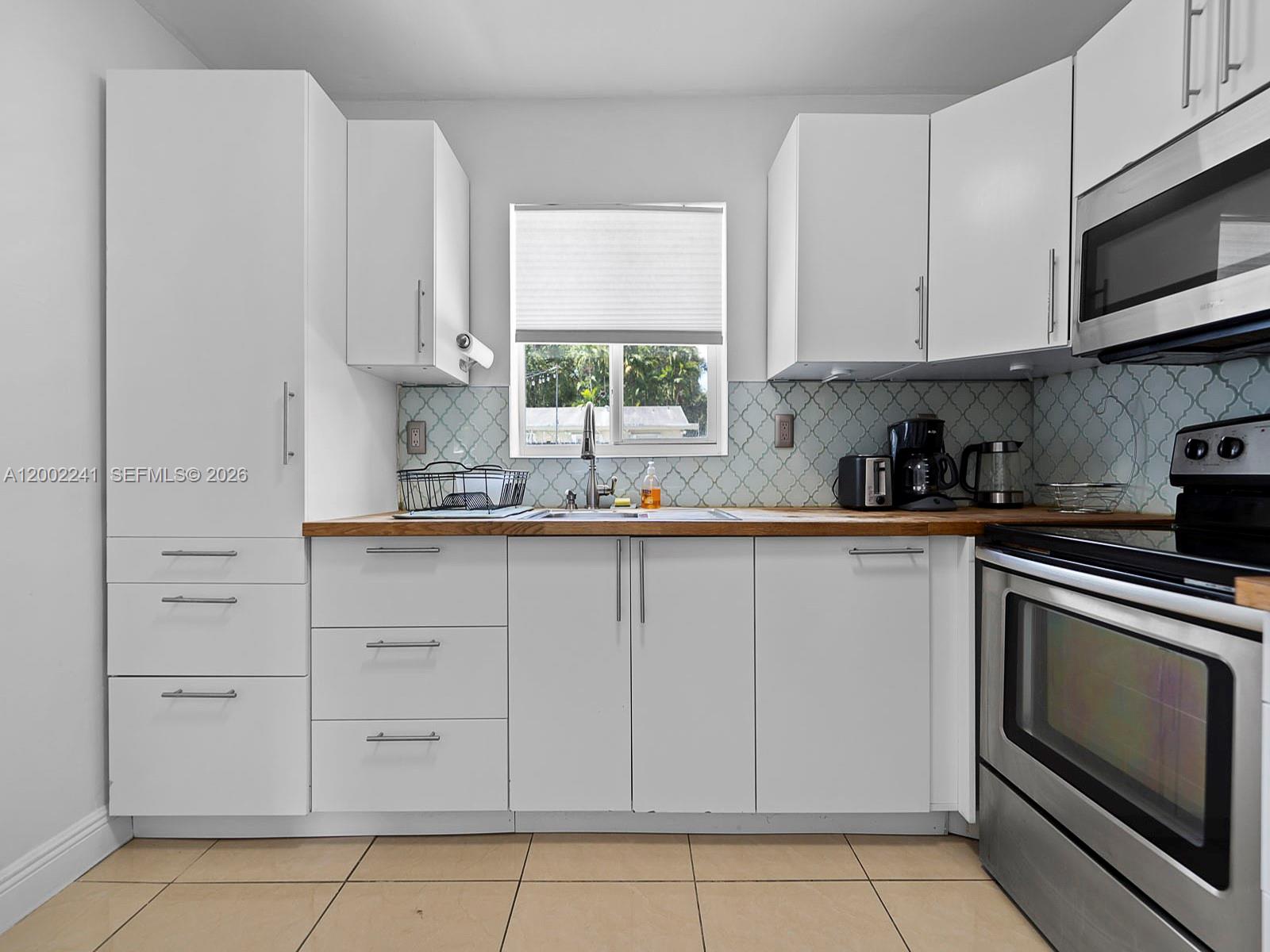 560 NE 161st Street