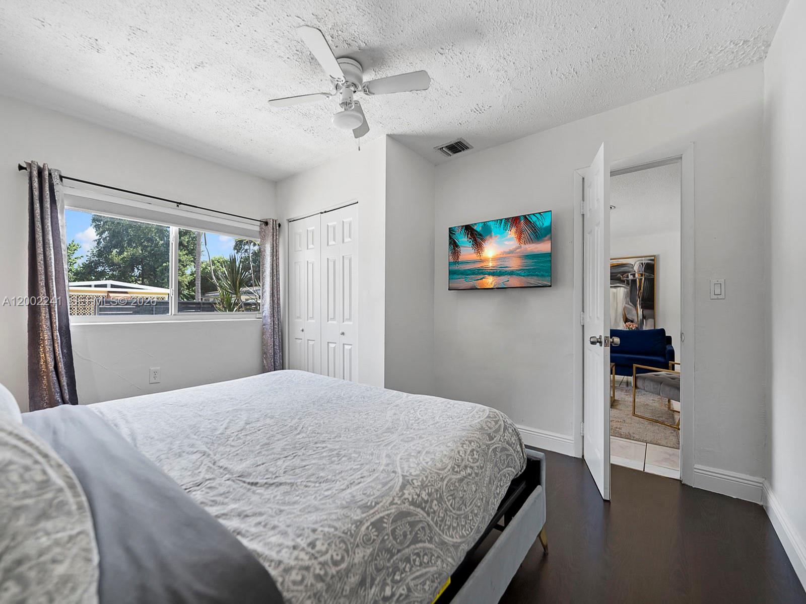 560 NE 161st Street