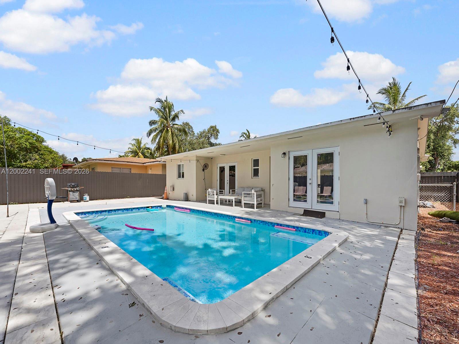560 NE 161st Street