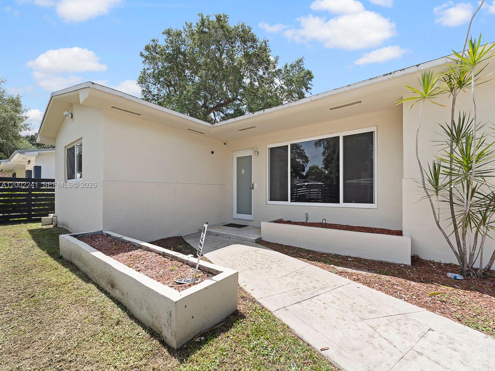 560 NE 161st Street