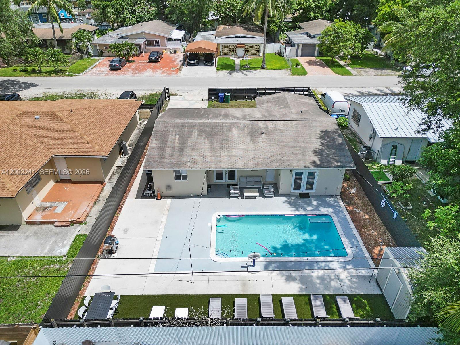 560 NE 161st Street