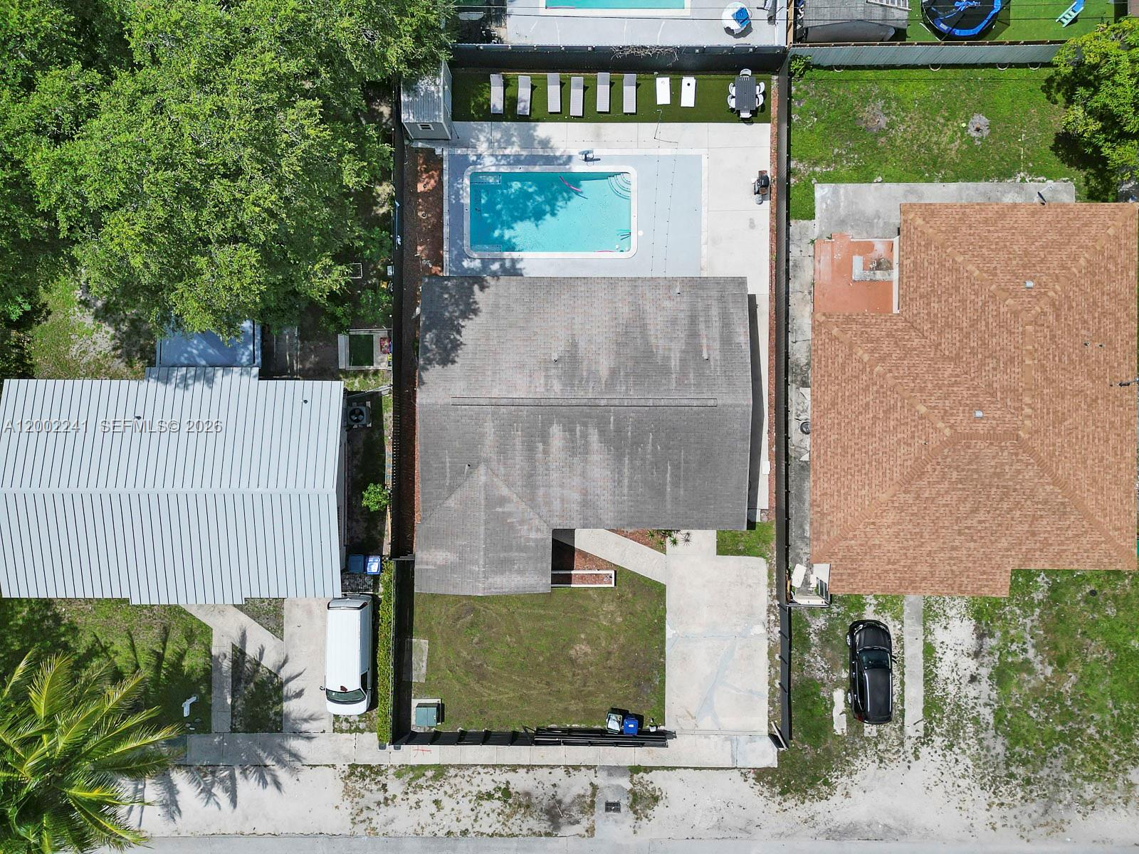 560 NE 161st Street