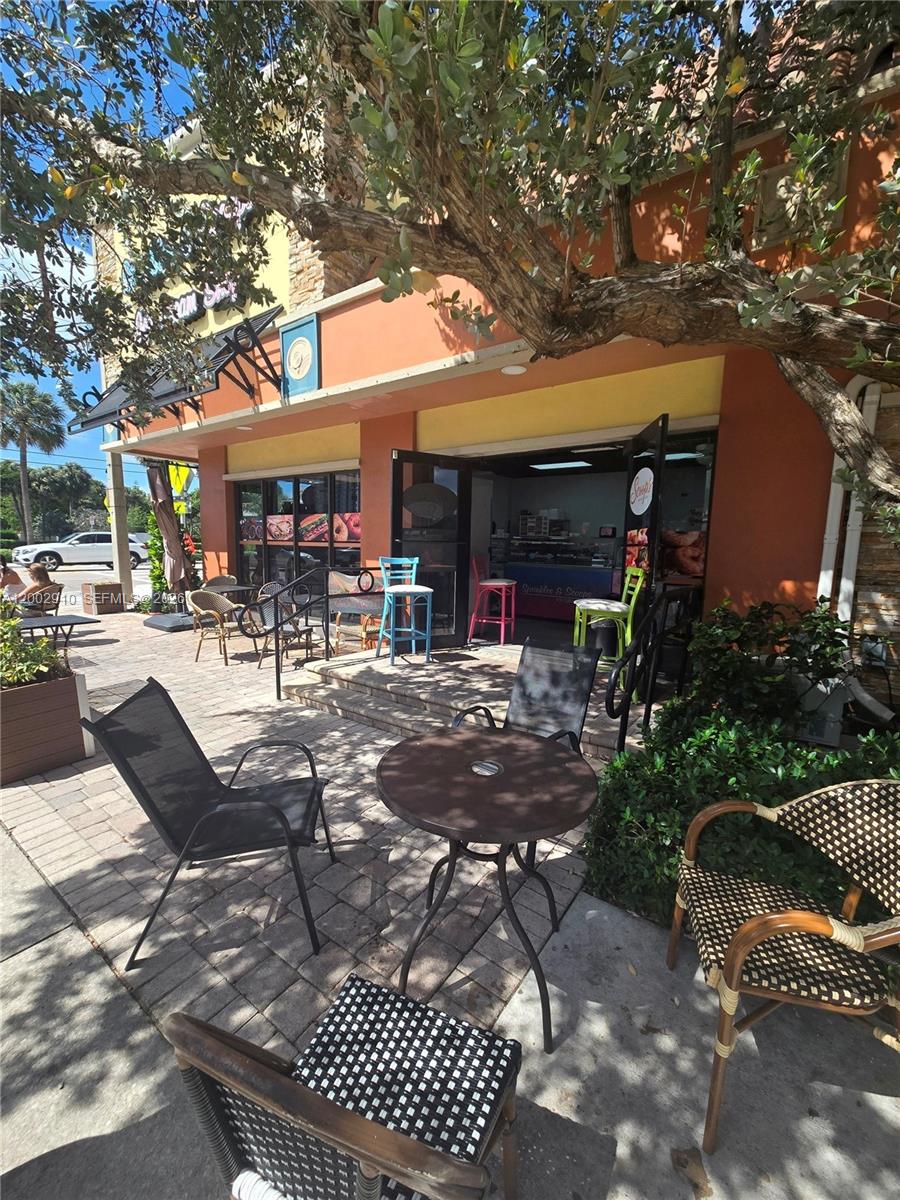 899 E Palmetto Park Road