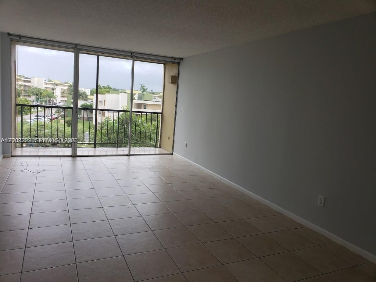 8840 Fontainebleau Boulevard