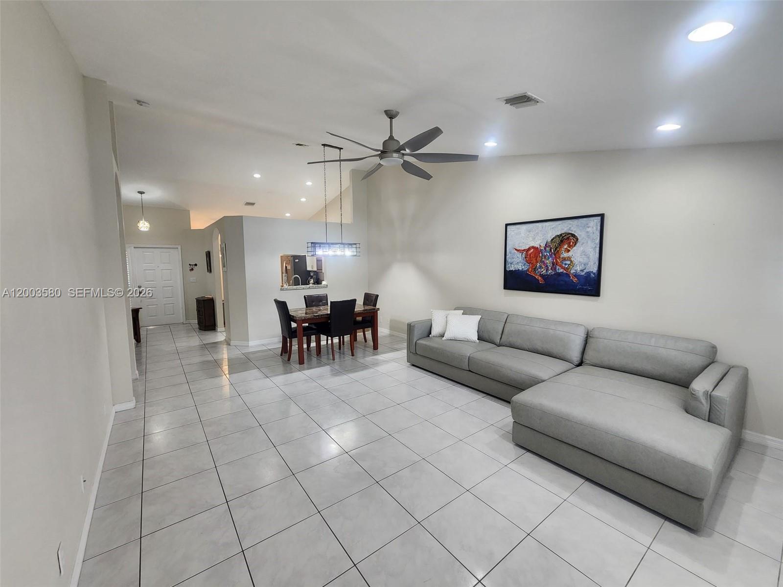 6053 Heliconia Road