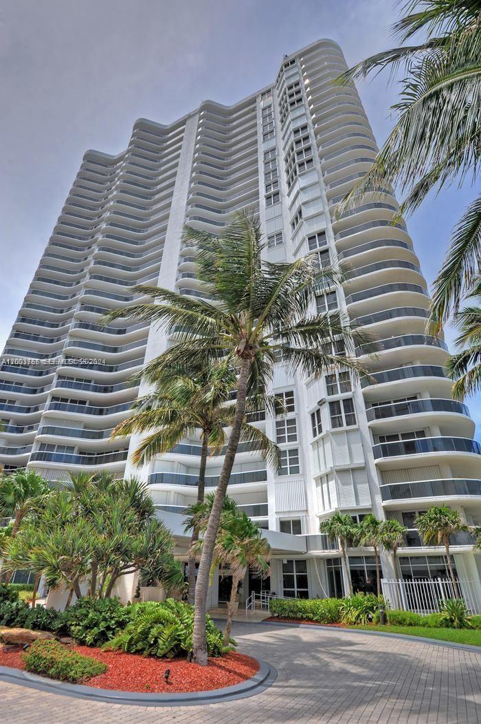 16711 Collins Avenue