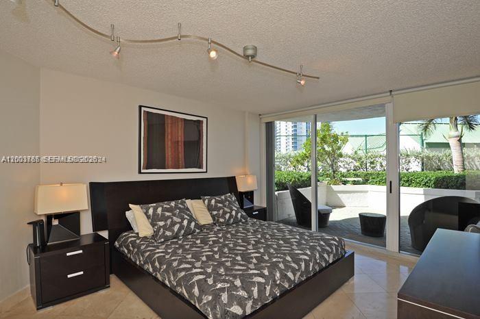16711 Collins Avenue