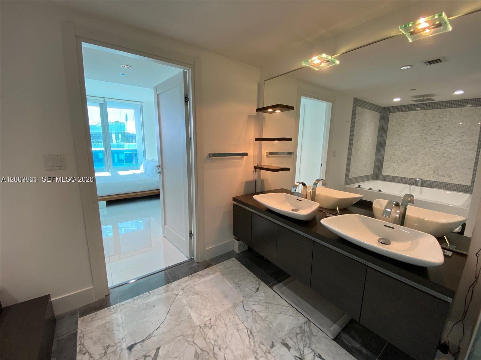 200 Biscayne Boulevard Way