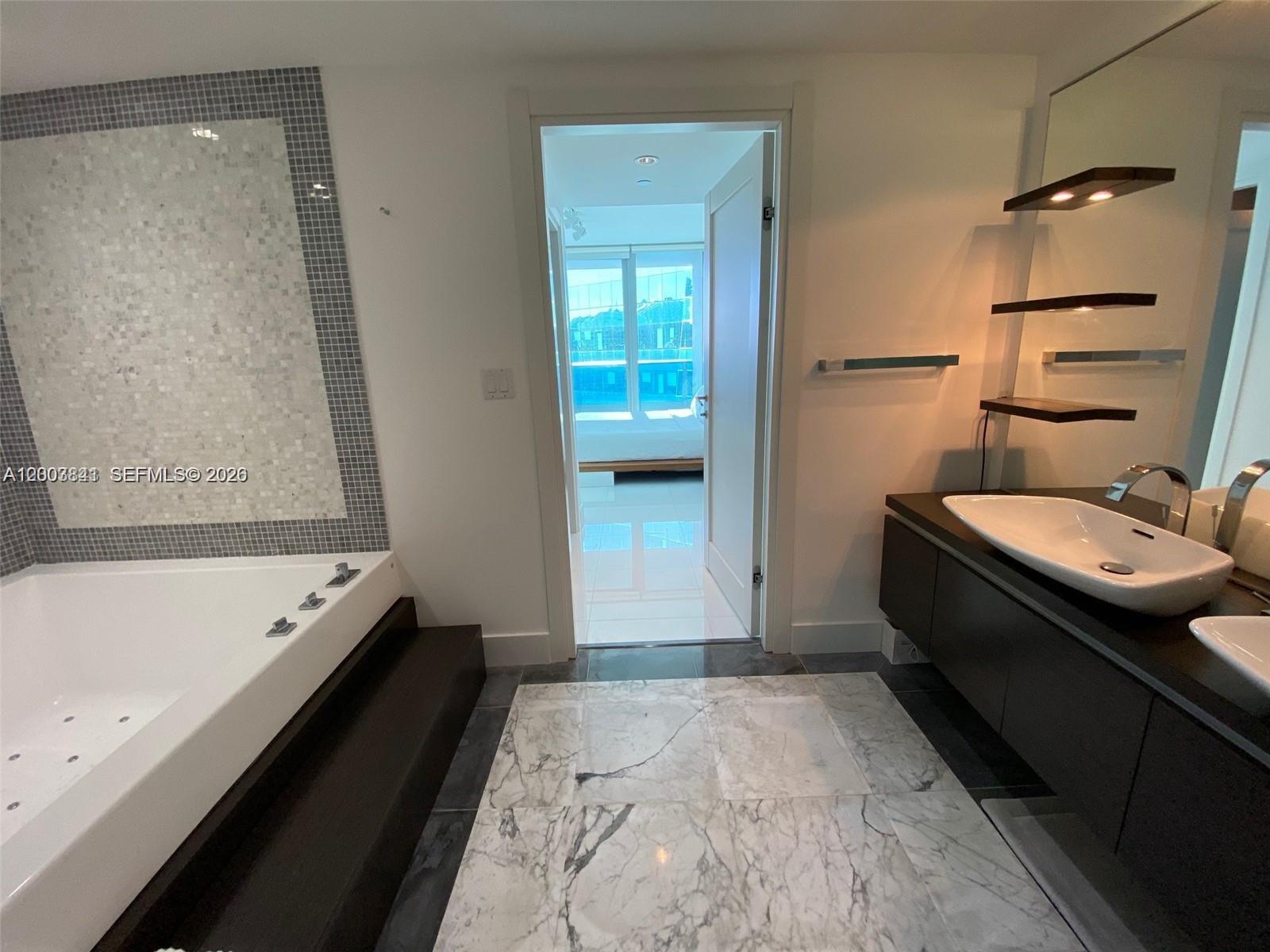 200 Biscayne Boulevard Way