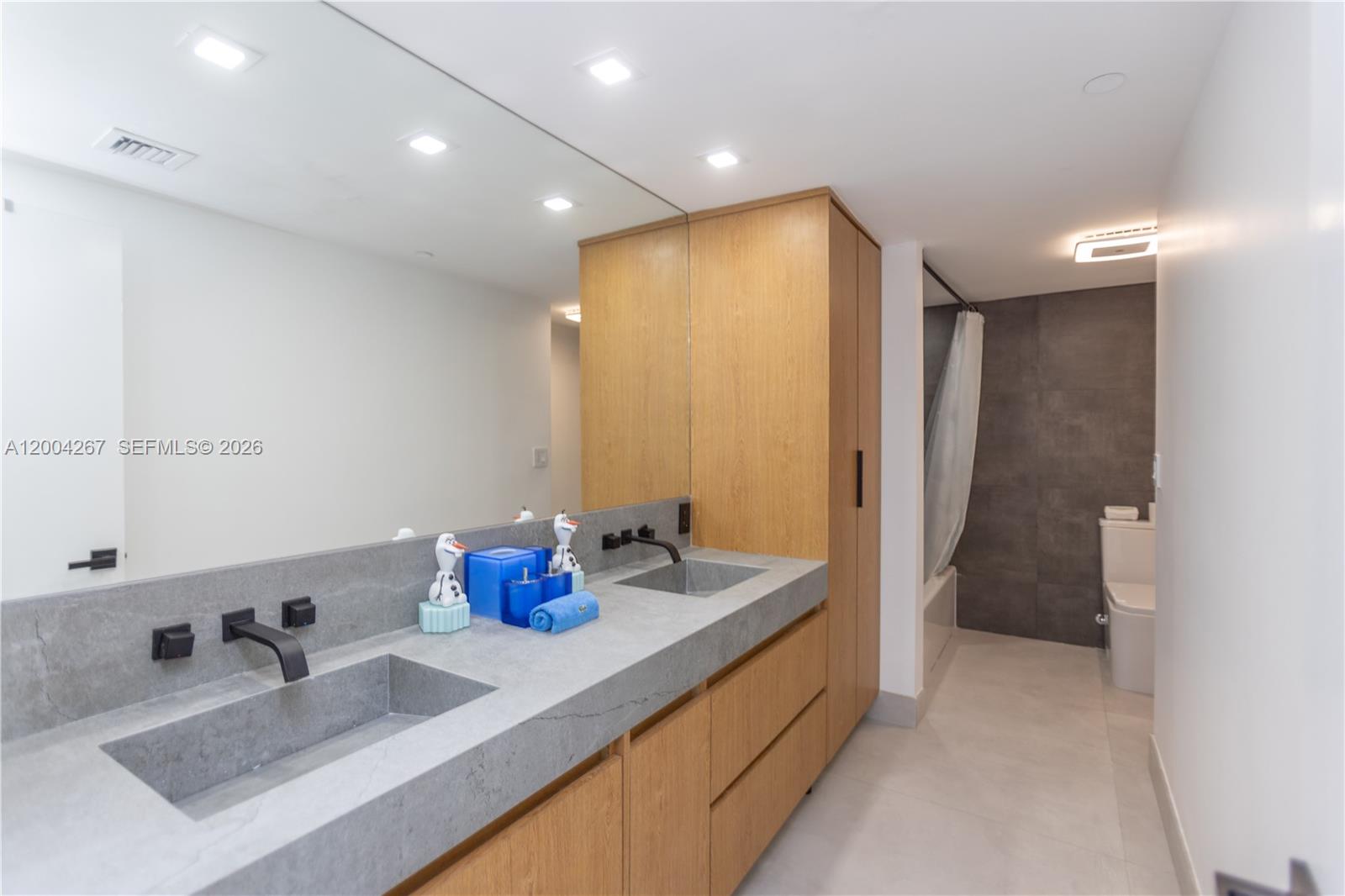 20191 E Country Club Drive