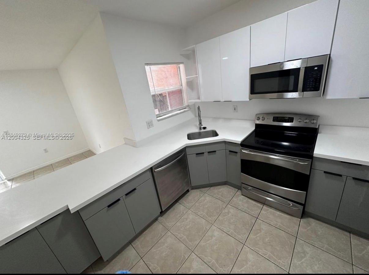 941 SW 6th Place