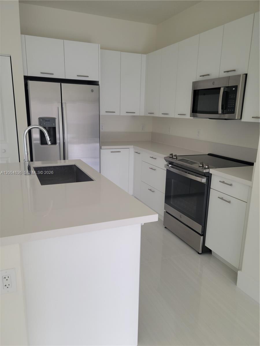 8167 NW 41st Street