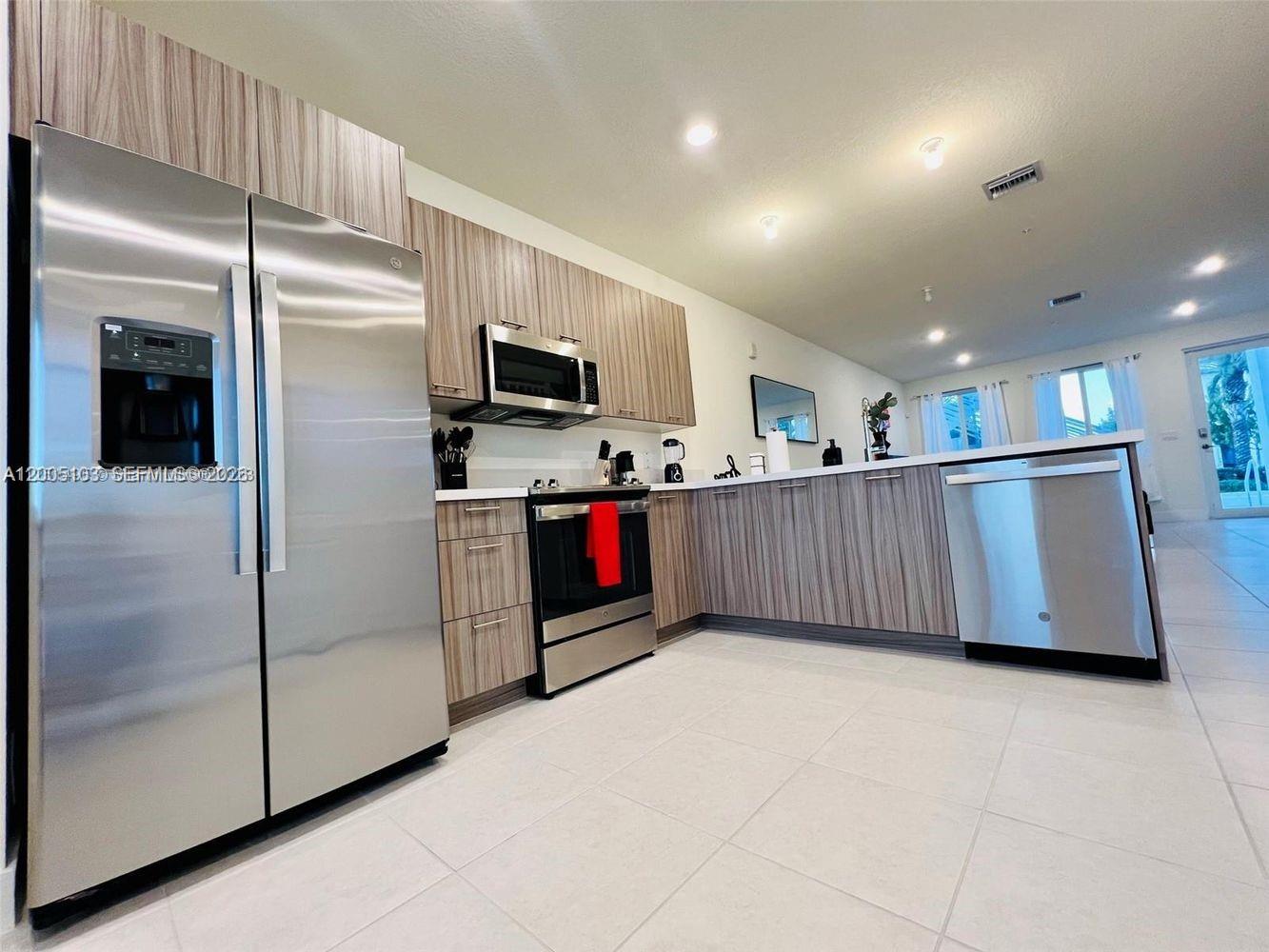 10300 NW 66th Avenue
