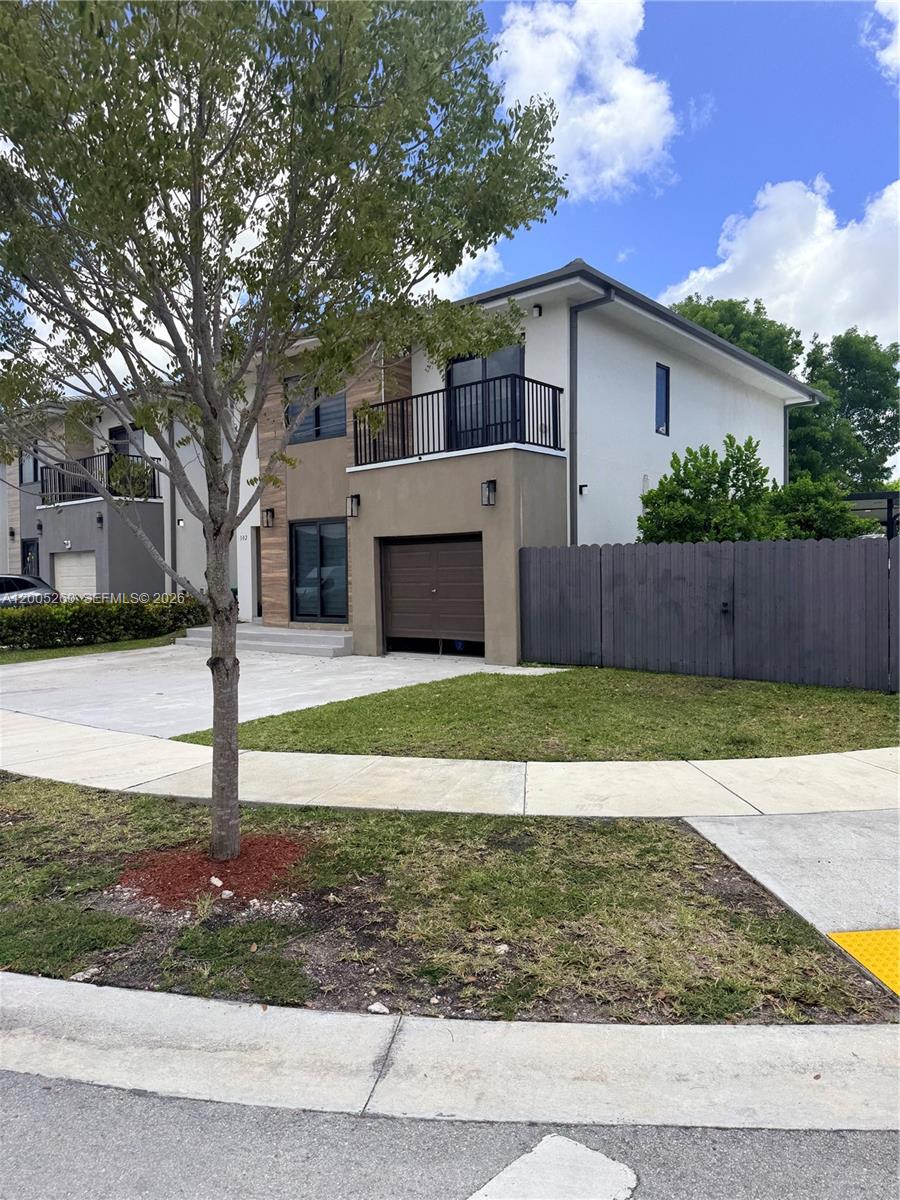 102 NW 10th Place