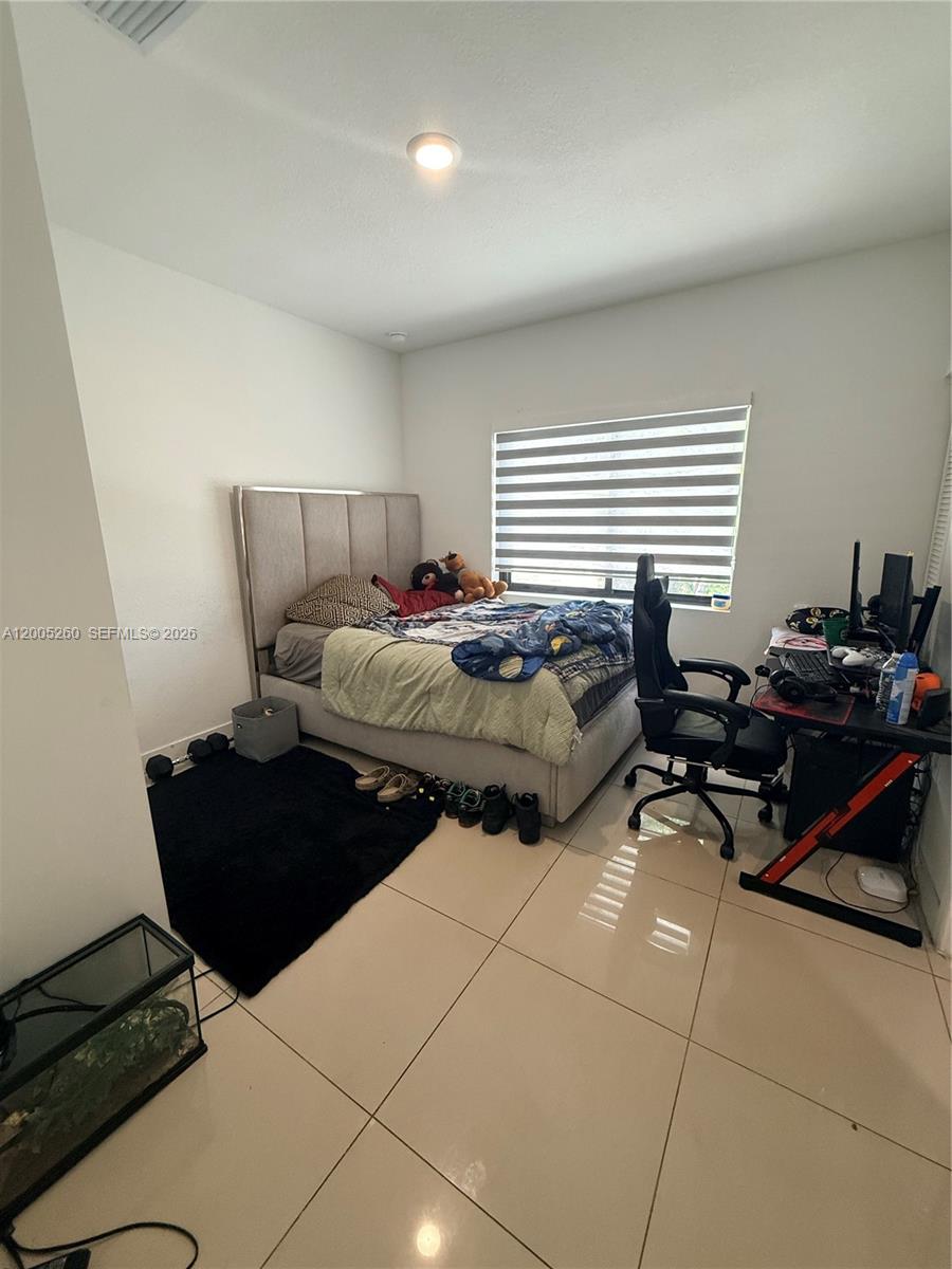 102 NW 10th Place