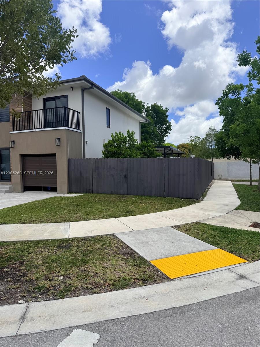102 NW 10th Place