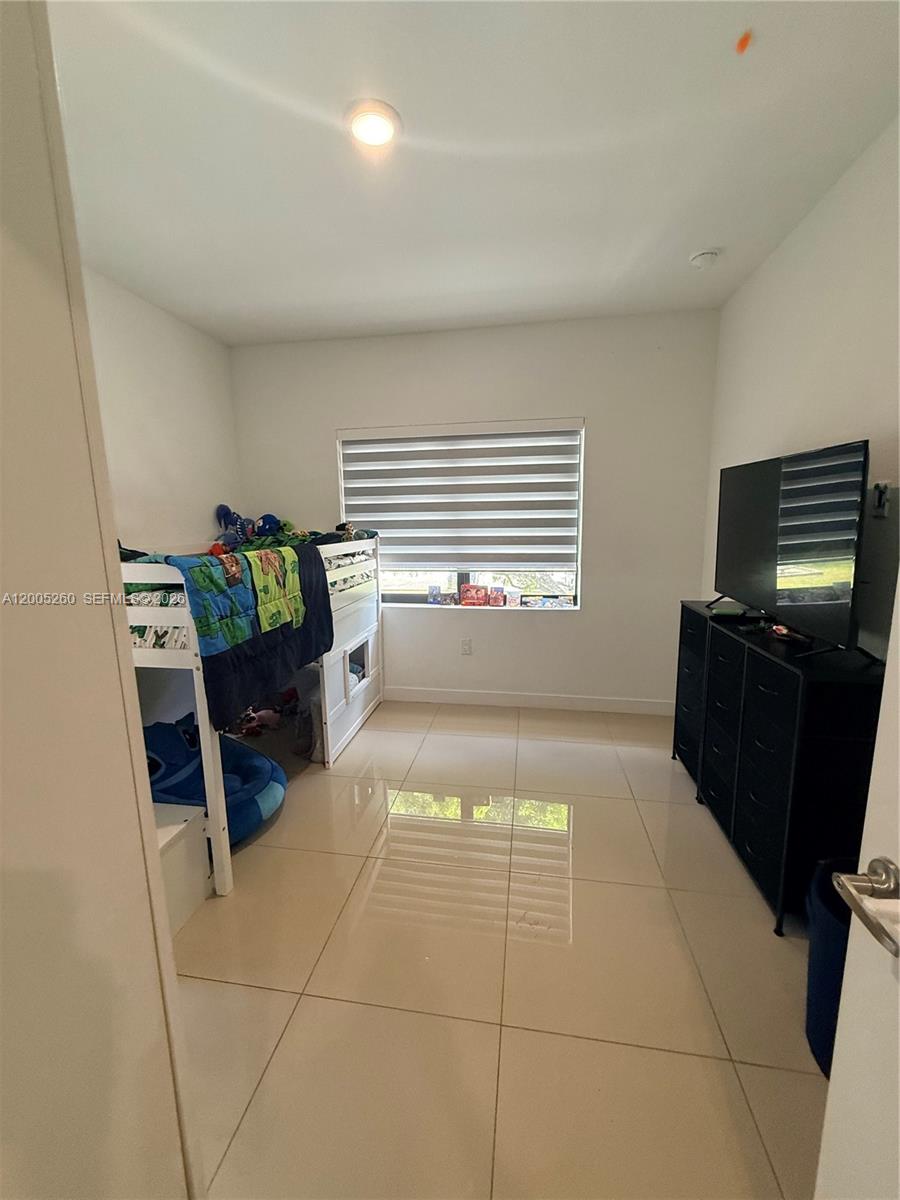 102 NW 10th Place