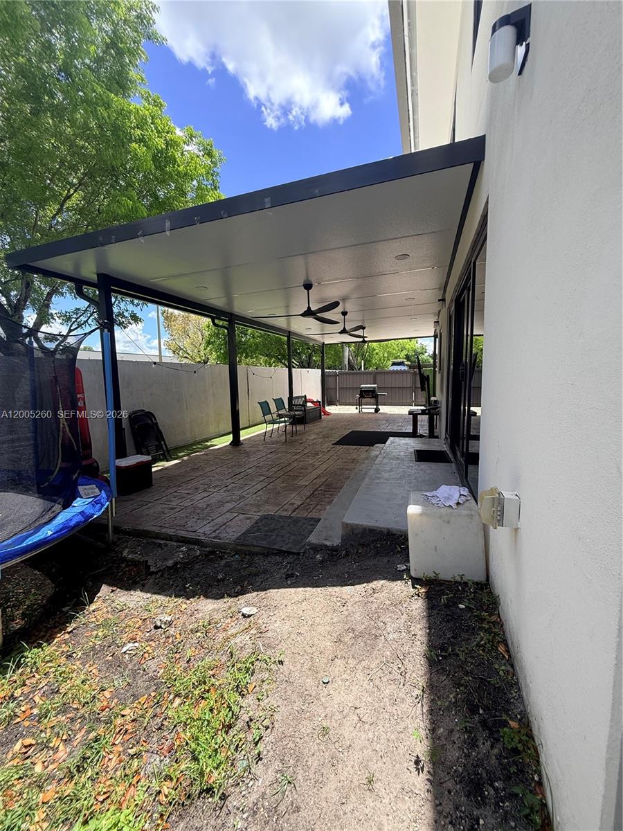 102 NW 10th Place
