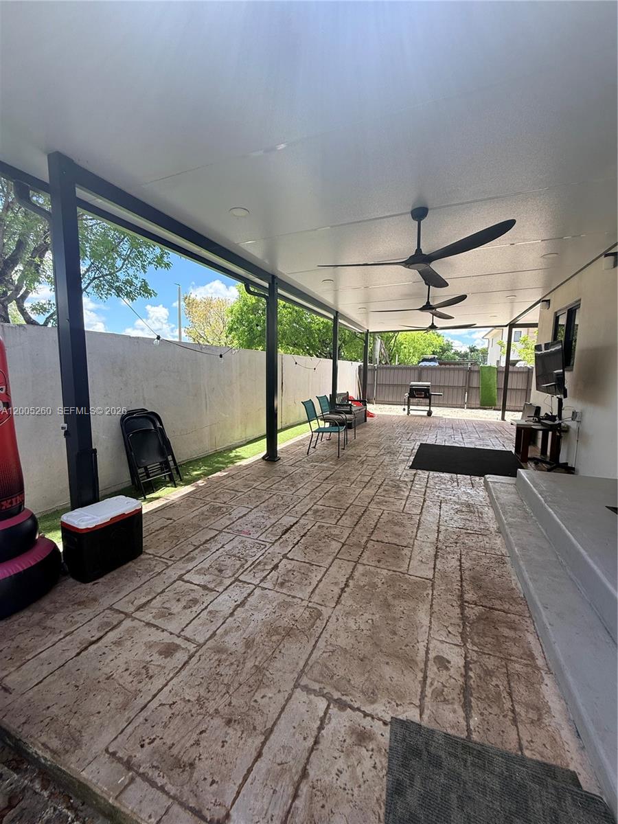 102 NW 10th Place