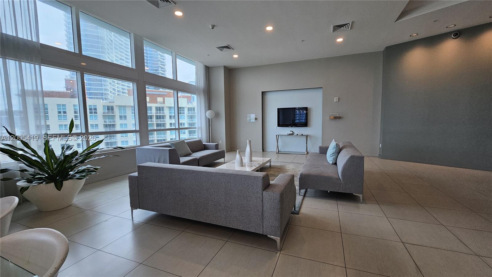 1900 N Bayshore Drive