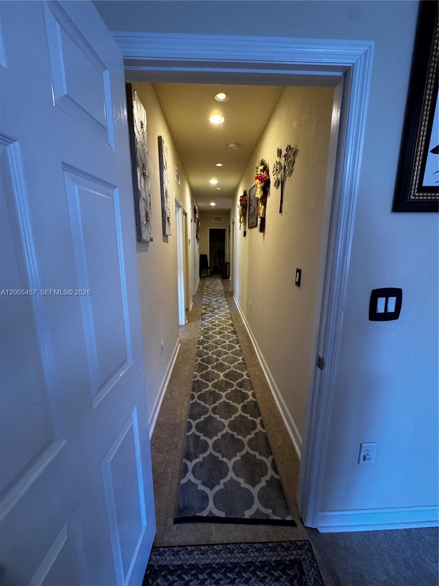 595 SE 33rd Terrace
