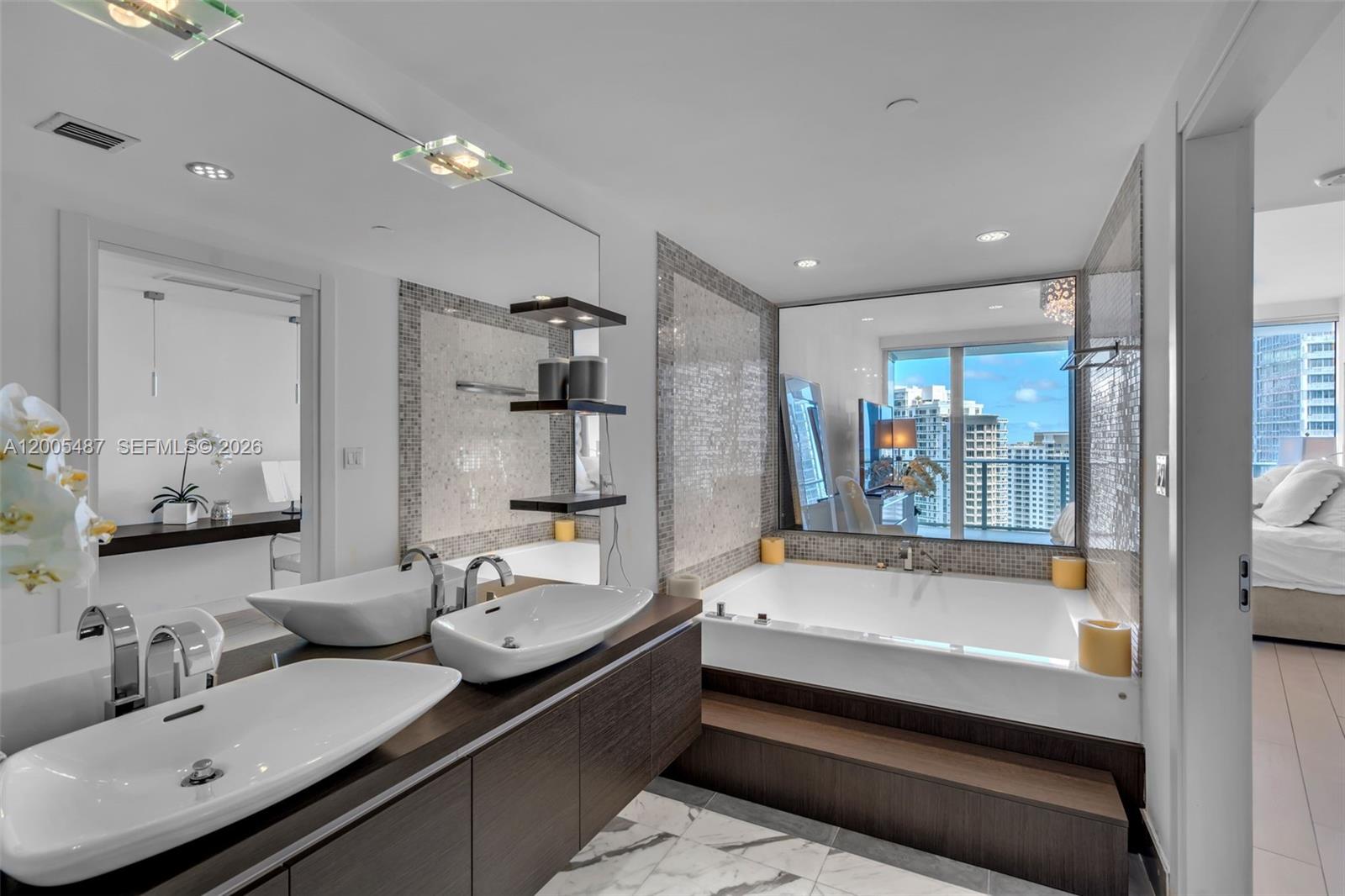 200 Biscayne Boulevard Way