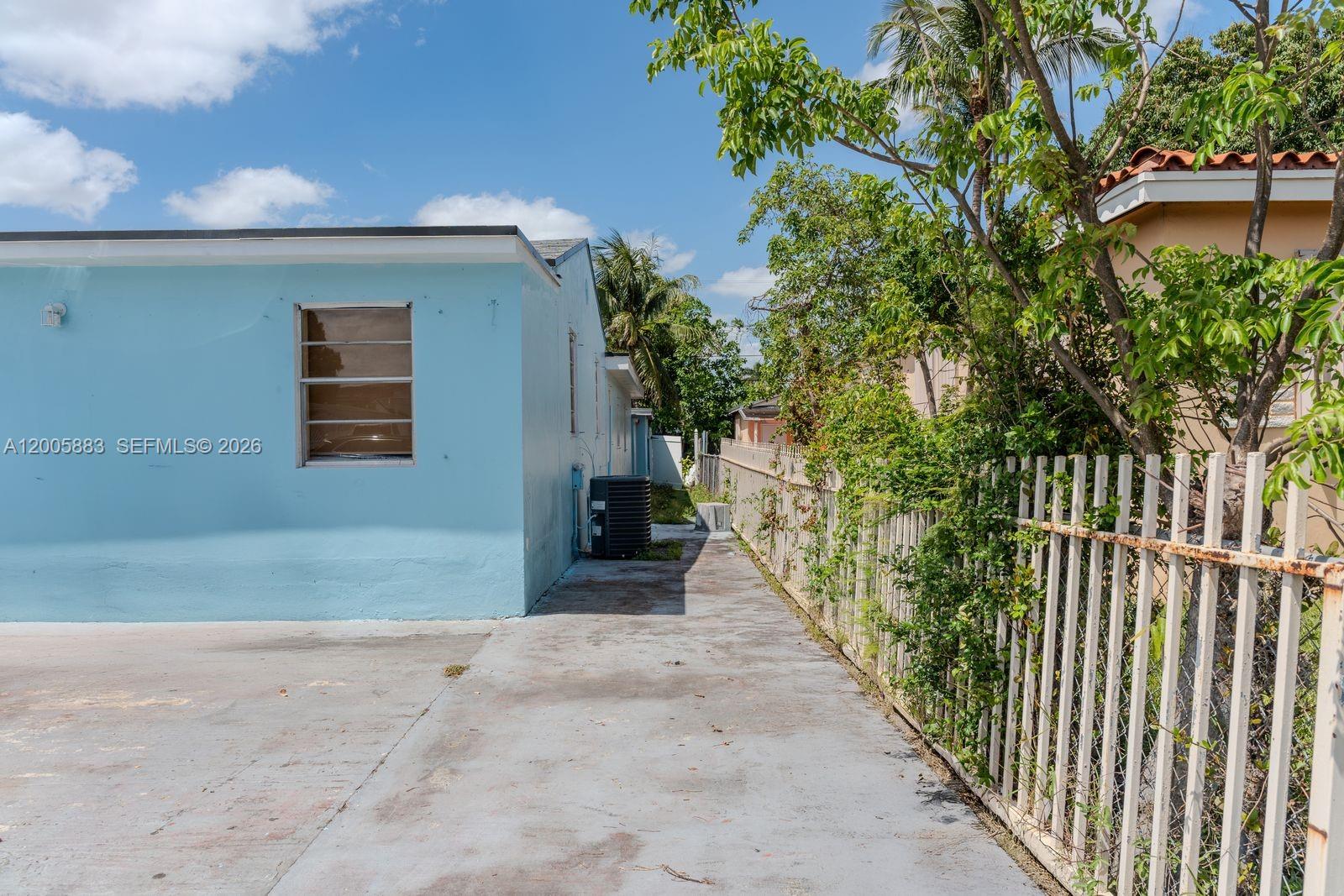 141 E 16th Street