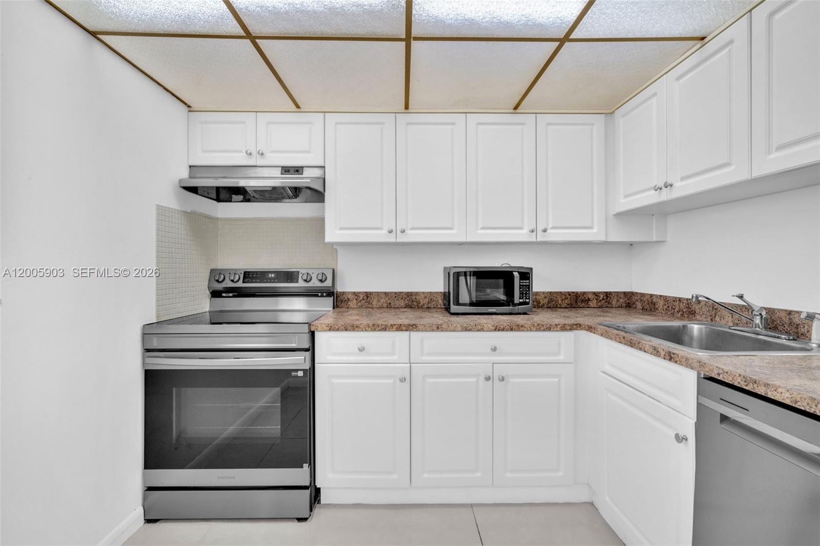 8103 Camino Real
