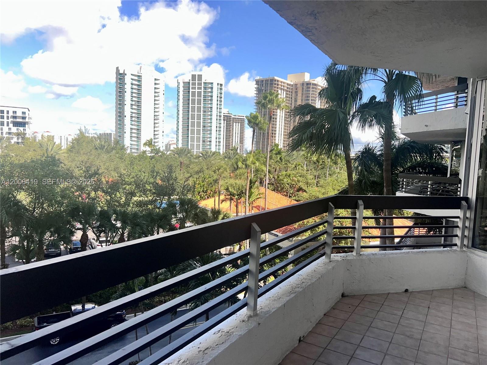 3600 Mystic Pointe Drive