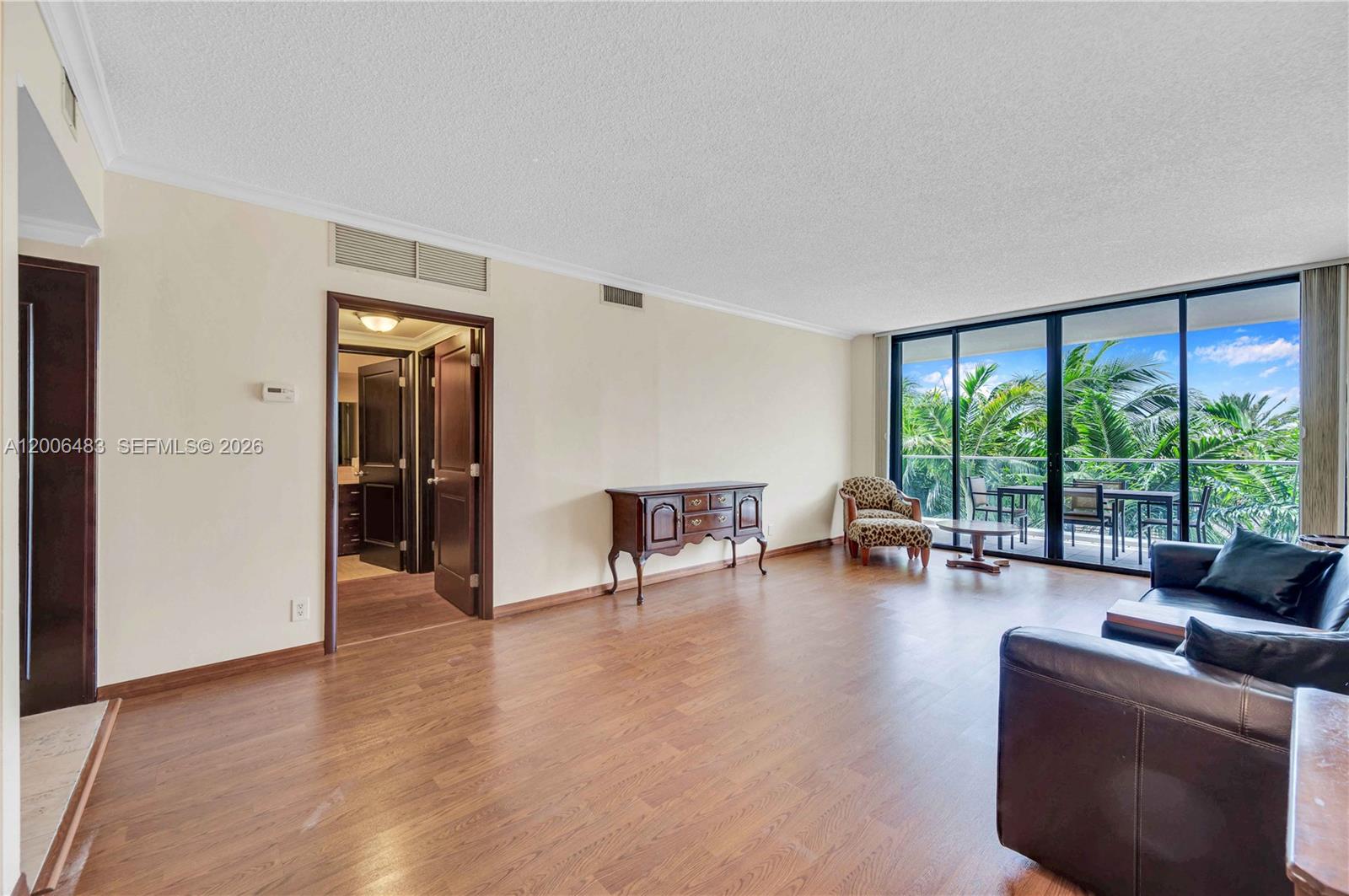 2800 Island Boulevard