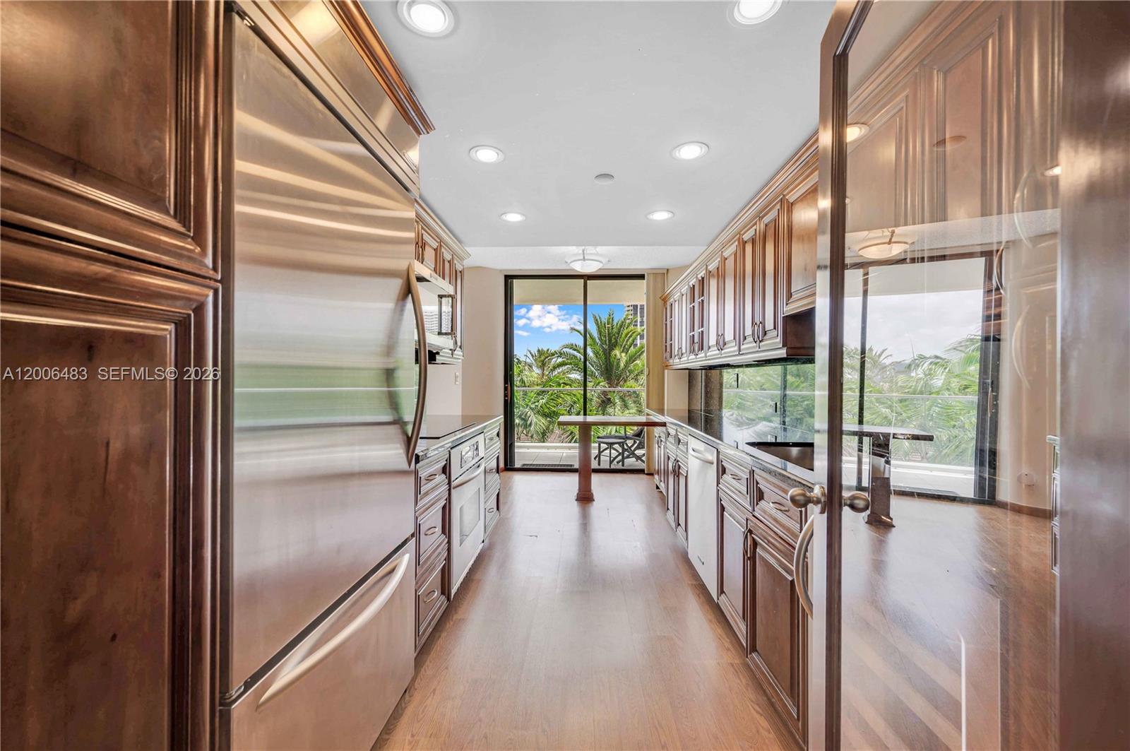 2800 Island Boulevard