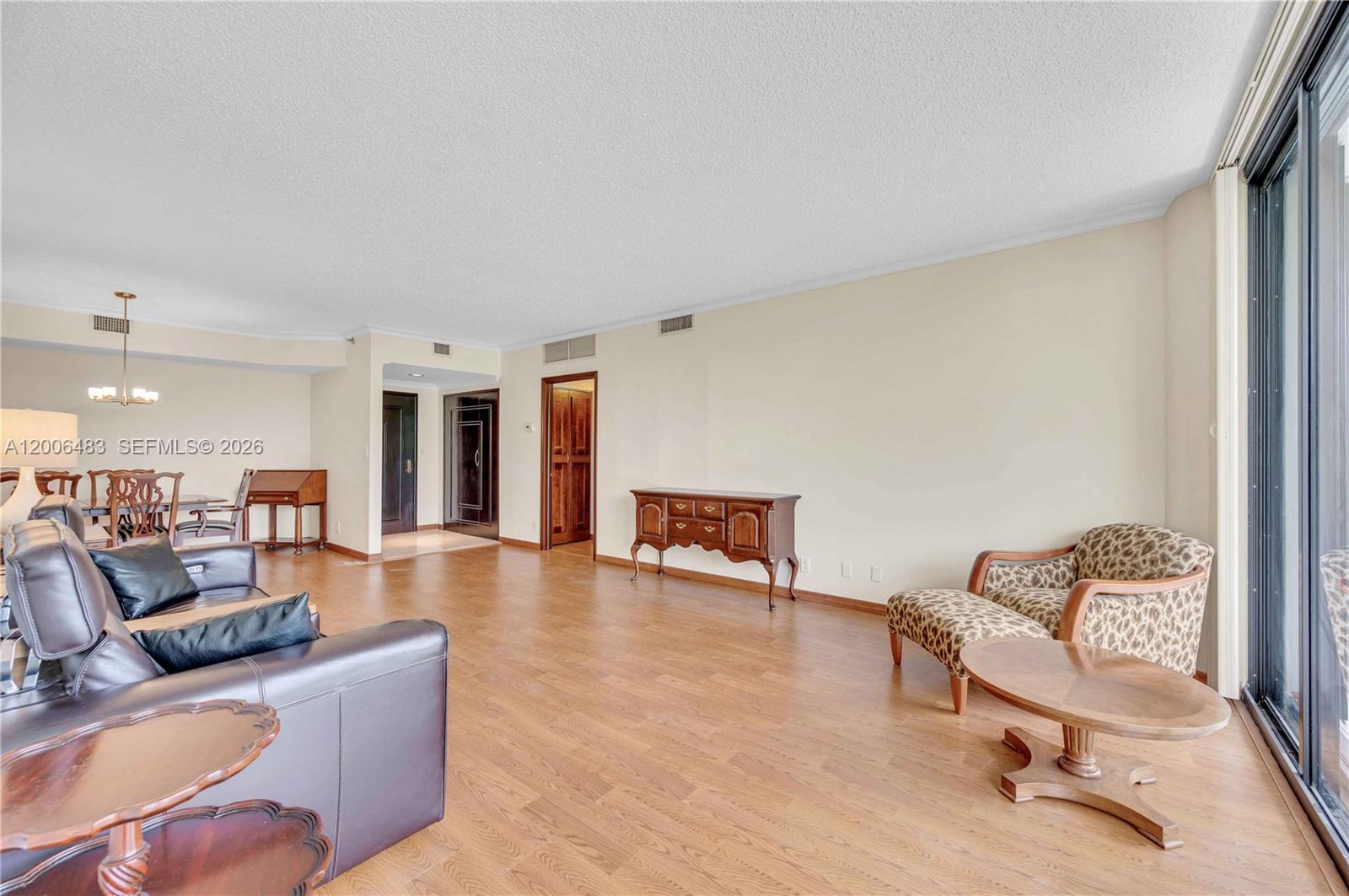 2800 Island Boulevard
