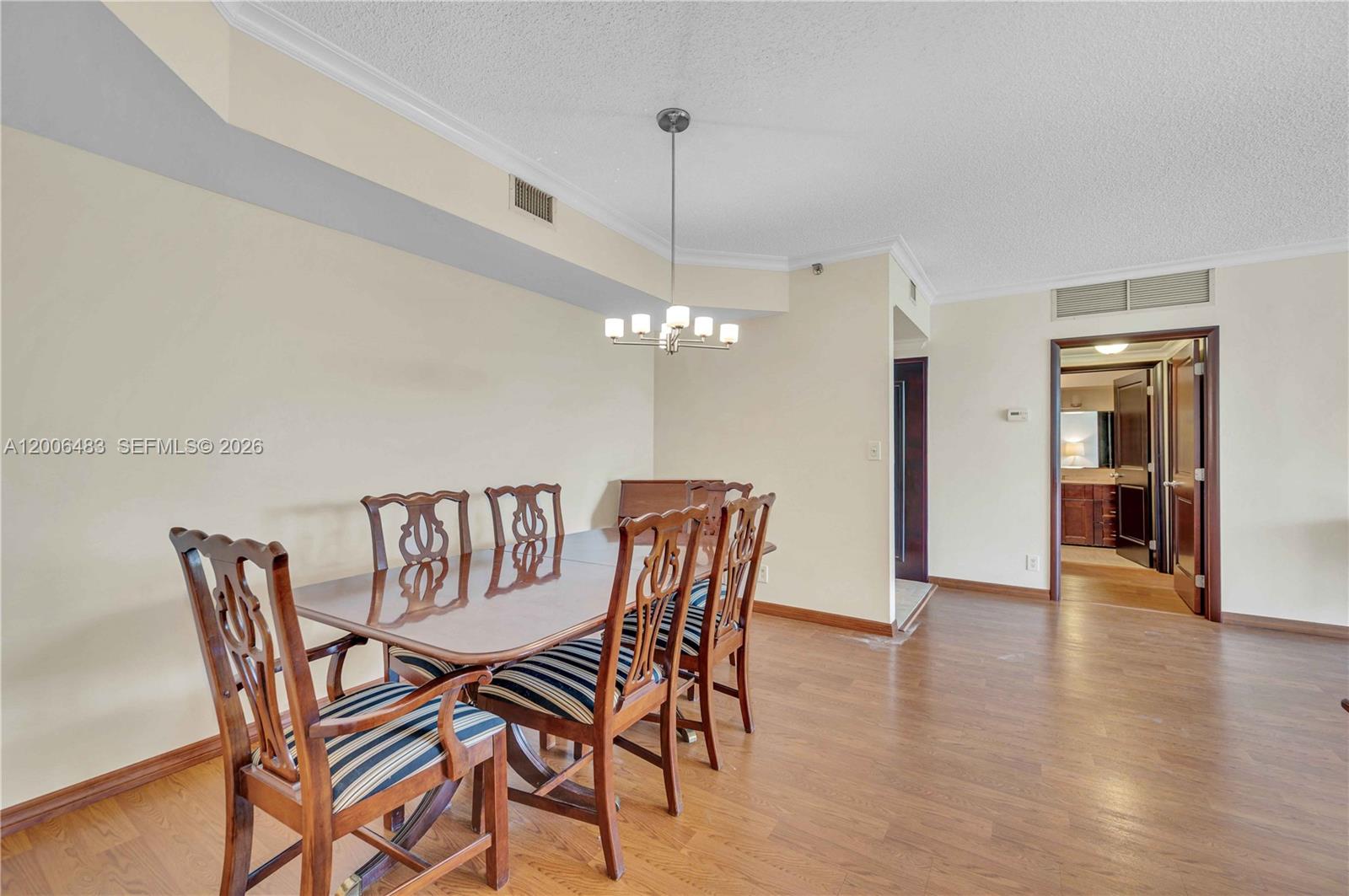 2800 Island Boulevard