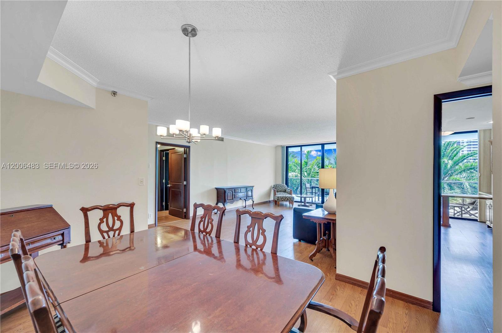 2800 Island Boulevard