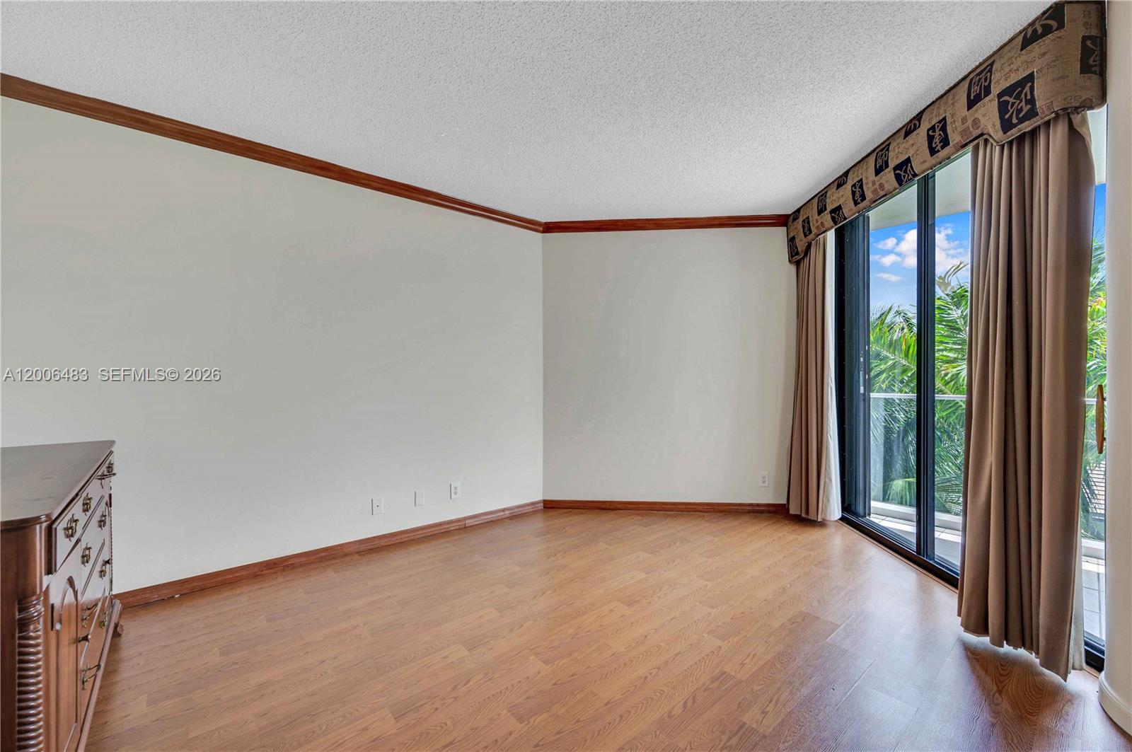 2800 Island Boulevard