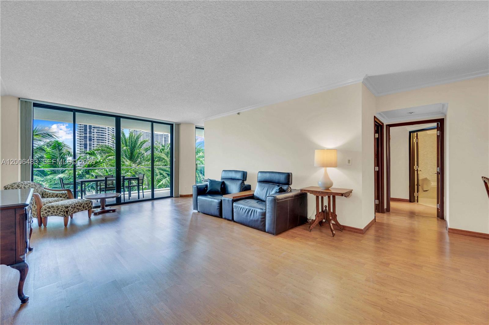 2800 Island Boulevard