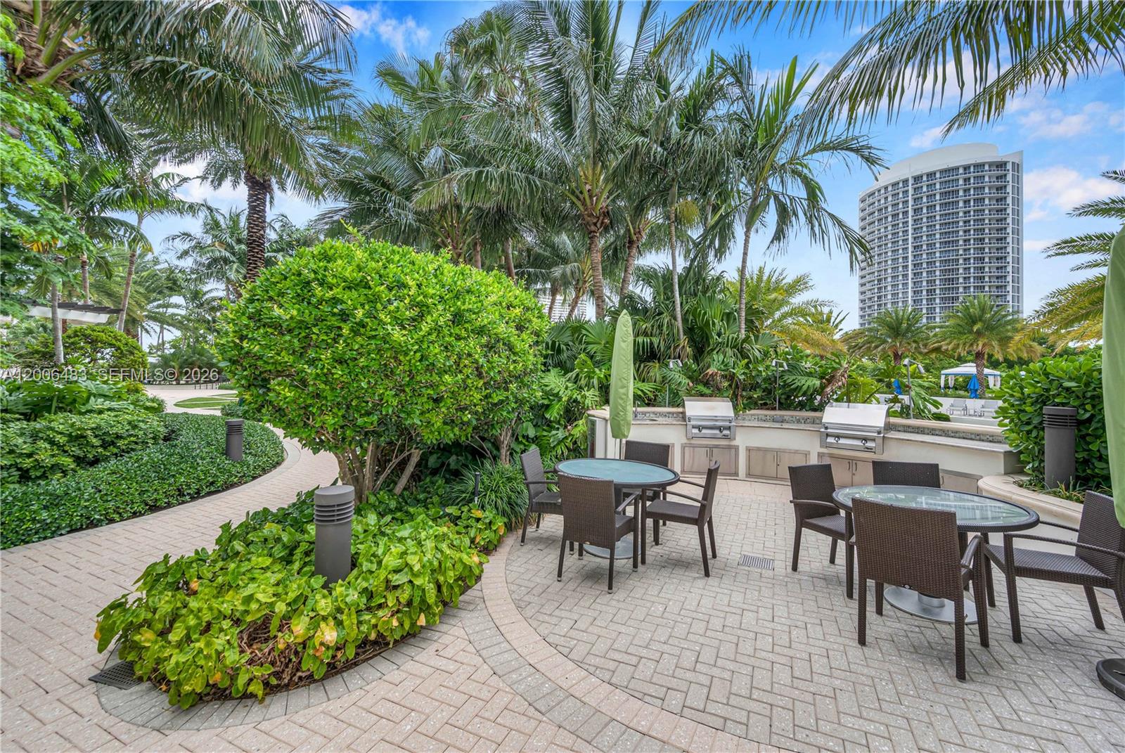 2800 Island Boulevard