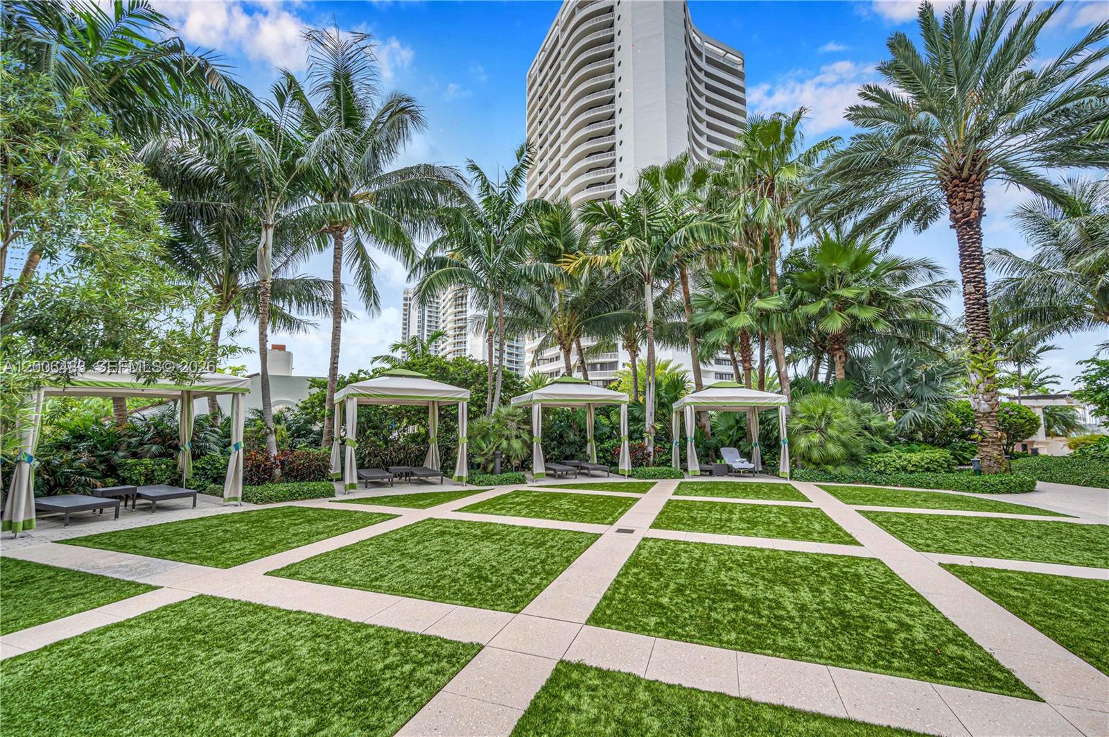 2800 Island Boulevard