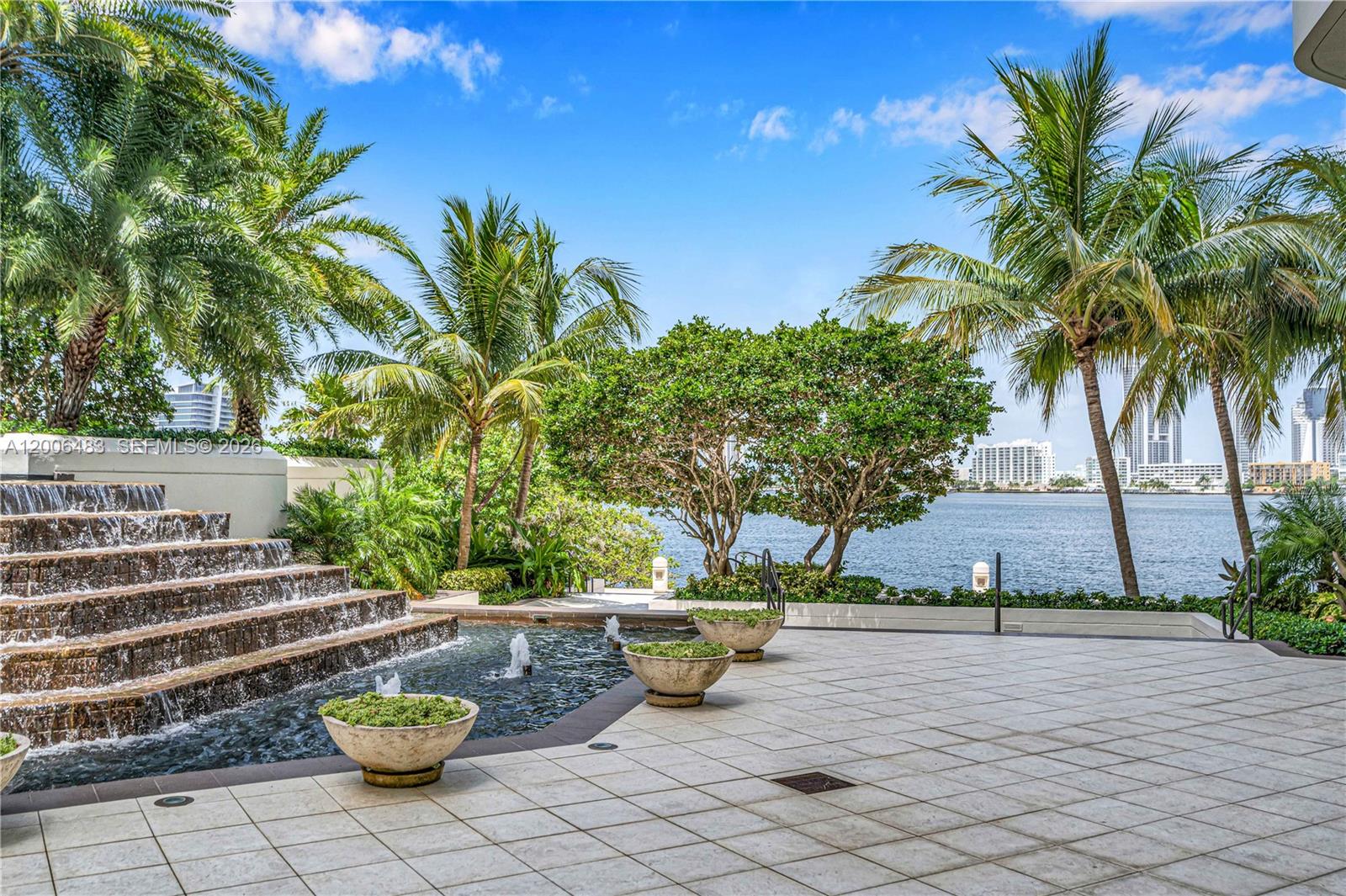 2800 Island Boulevard