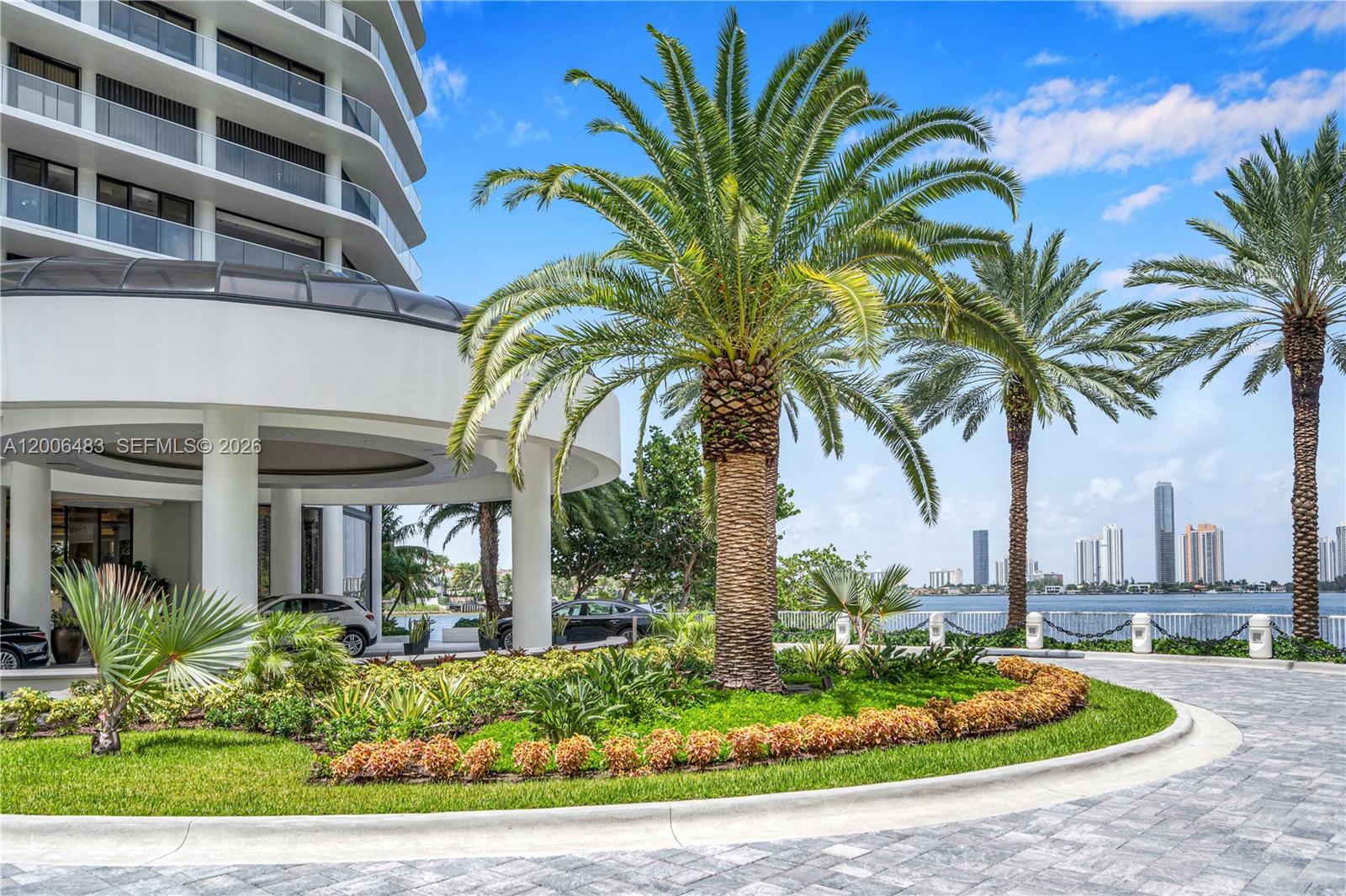 2800 Island Boulevard