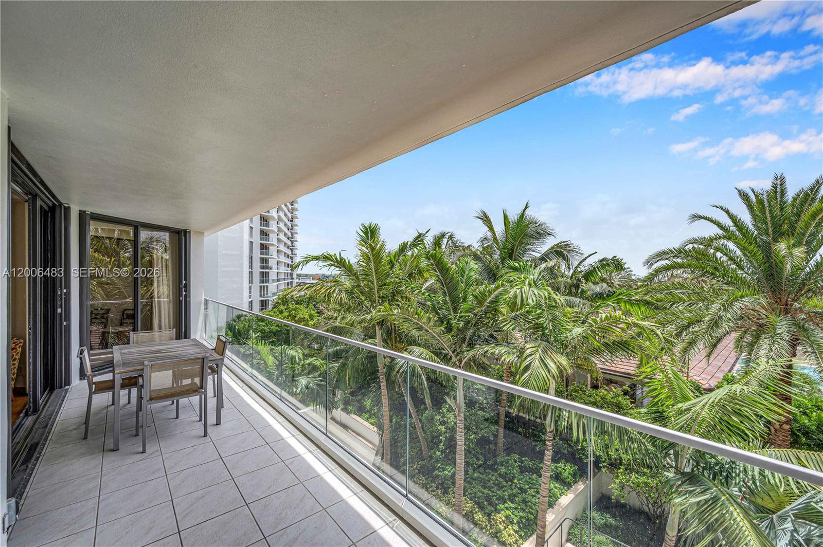 2800 Island Boulevard