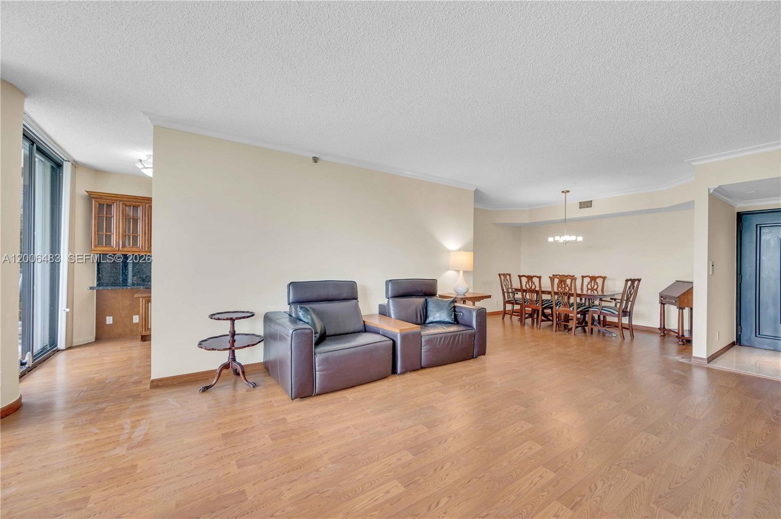 2800 Island Boulevard