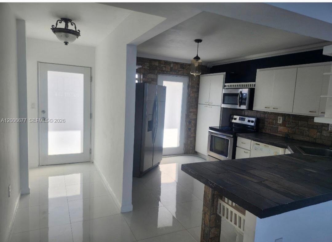 1175 NE Miami Gardens Drive