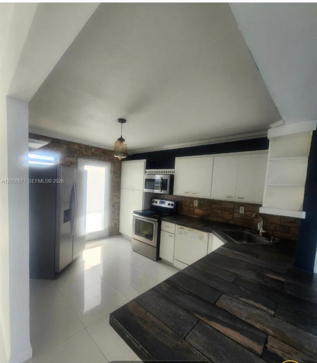 1175 NE Miami Gardens Drive