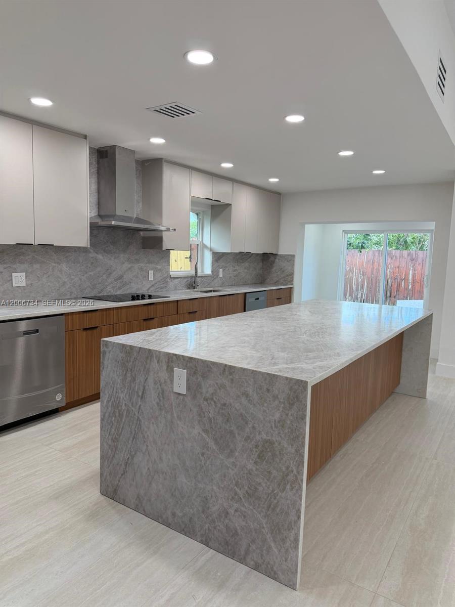 7917 Chula Vista Crescent