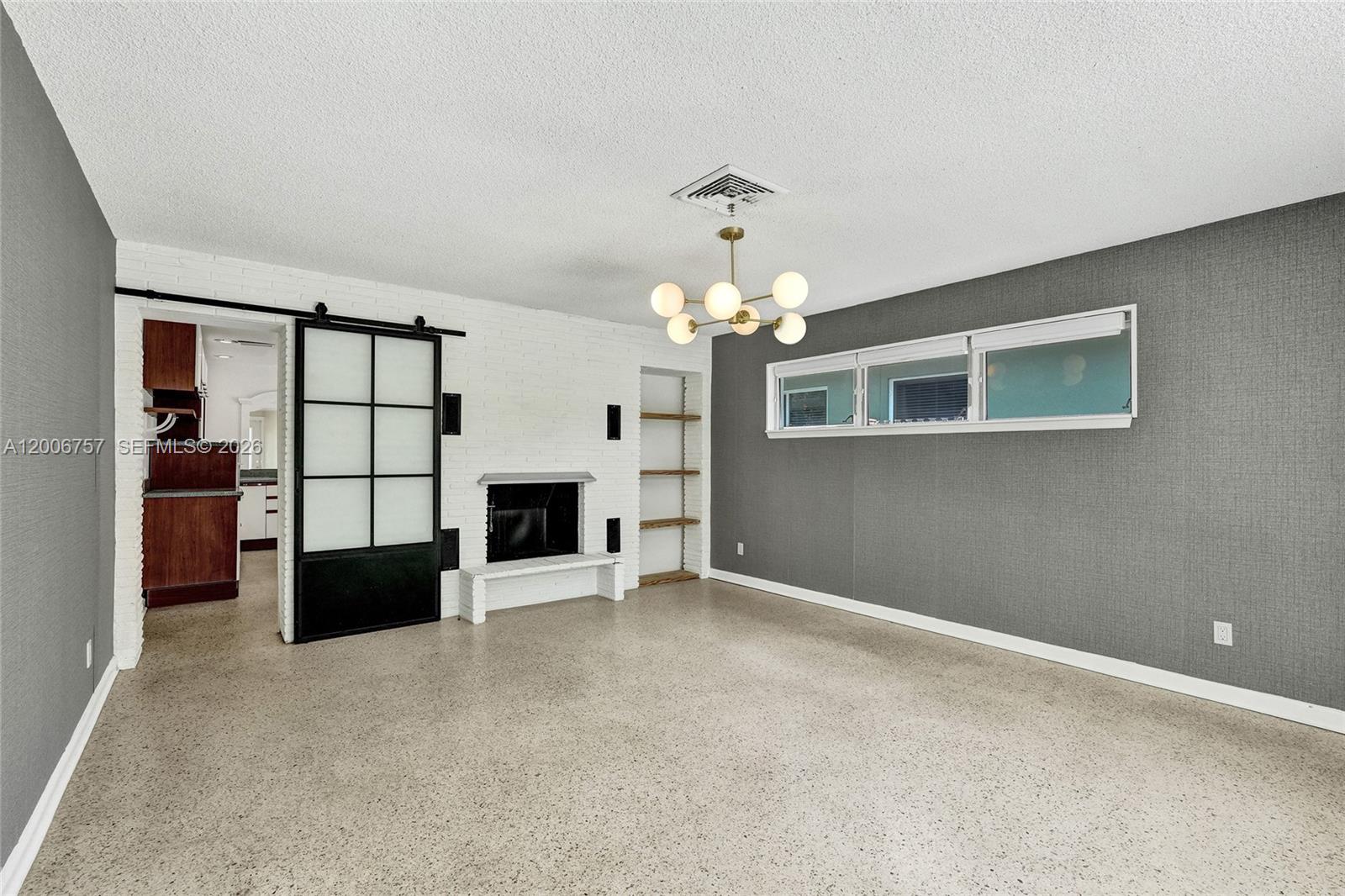 1421 S Palmway