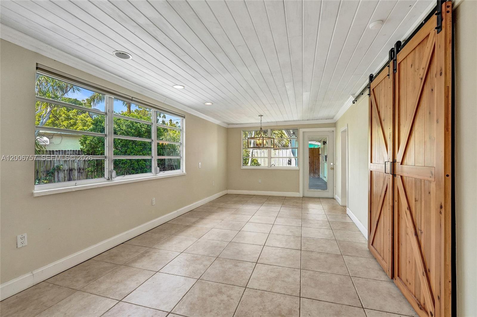 1421 S Palmway