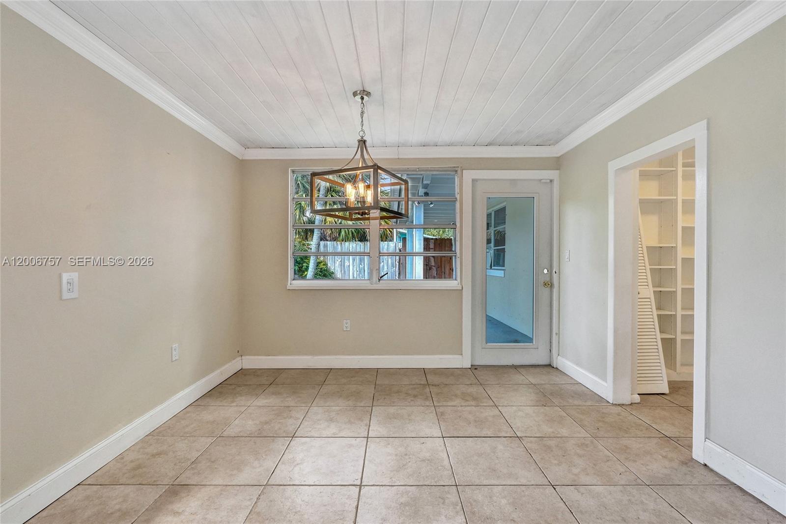 1421 S Palmway
